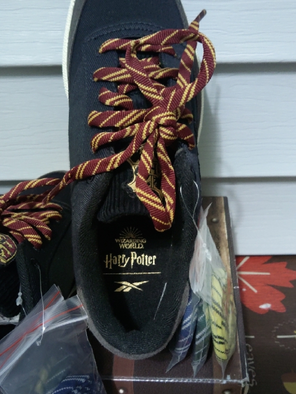 Reebok Harry Potter) Lim.Edition Men Sneakers.Extra Laces And Tongue Patches
